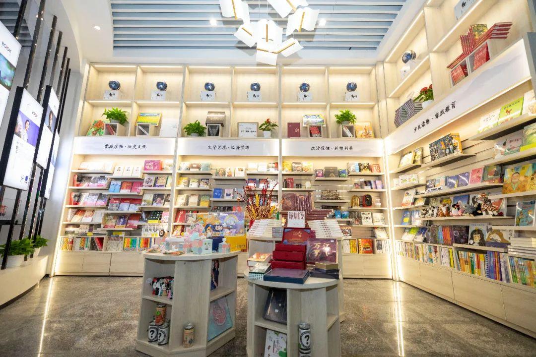 深圳地铁增设书吧，市民出行阅读两不误